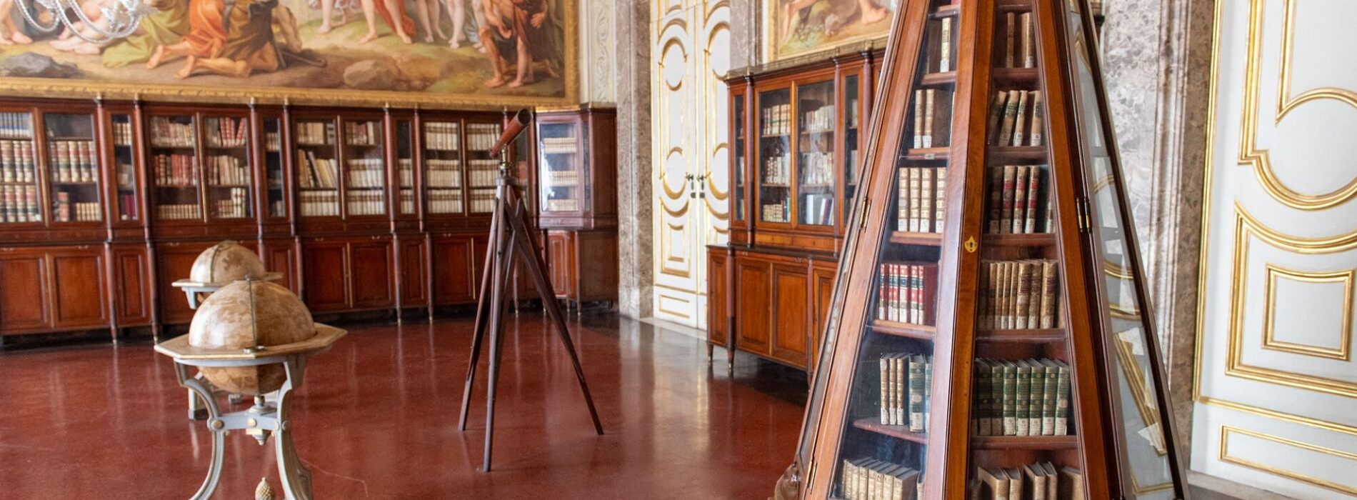 Dantedì alla Reggia, un viaggio tra i testi della Biblioteca Palatina