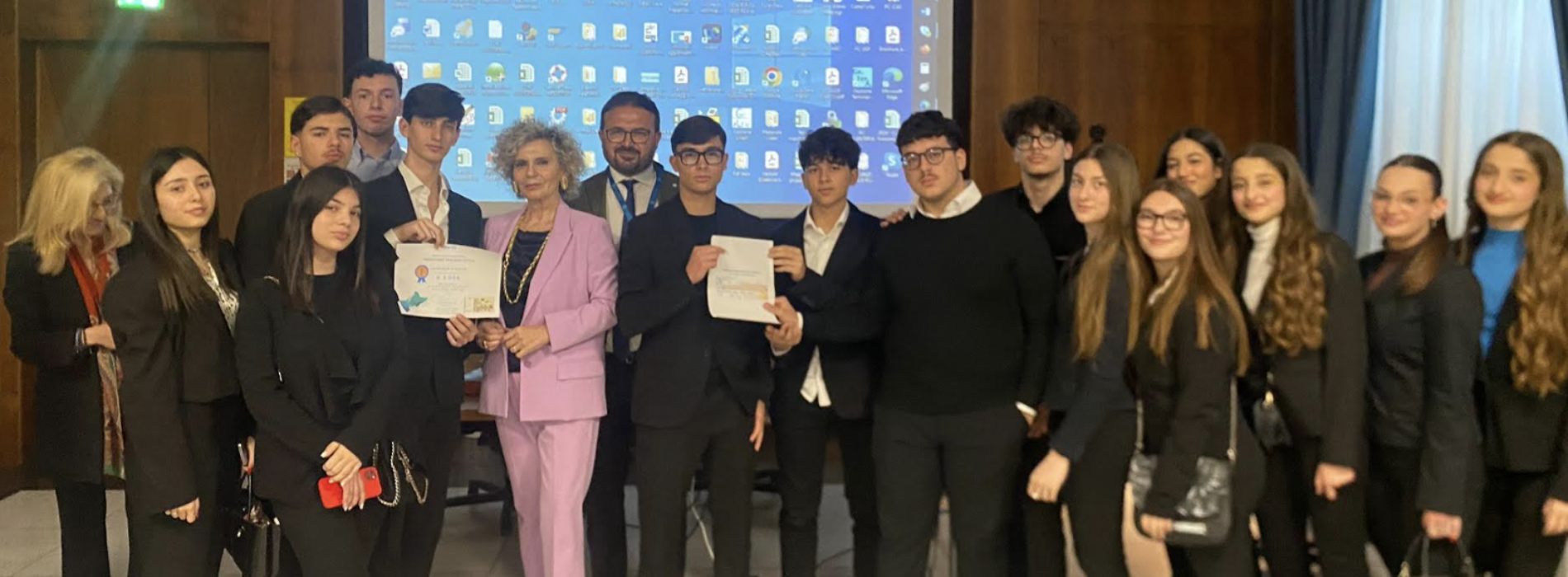 Concorso “Inventa una banconota”. Premiato il Fermi di Aversa