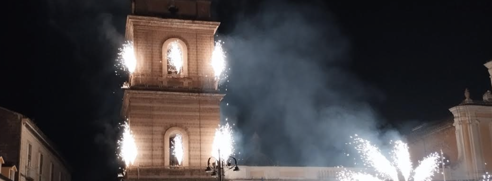 E’ l’Assunzione. Santa Maria CV, tanti all’incendio del campanile