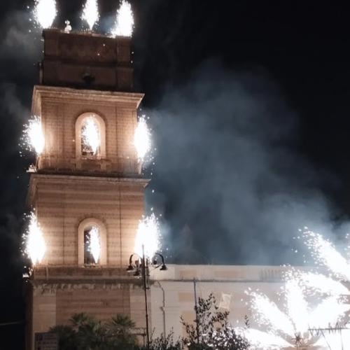 E’ l’Assunzione. Santa Maria CV, tanti all’incendio del campanile