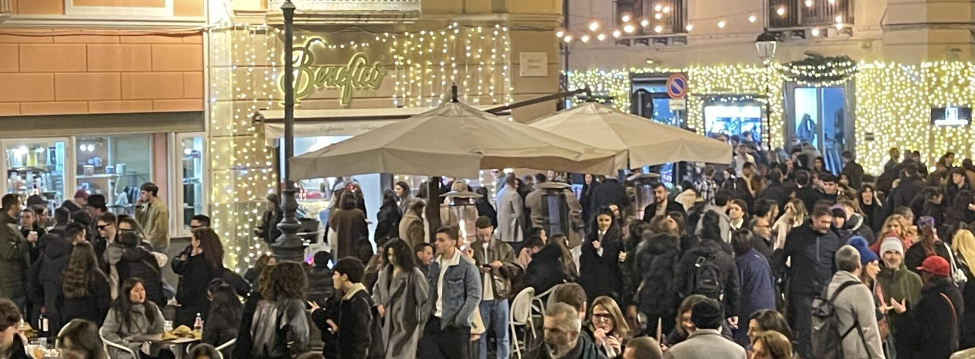 Vigilia di Capodanno, gran festa a Caserta tra bollicine e selfie